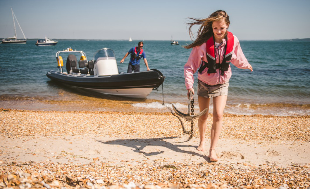 anchoring to beach